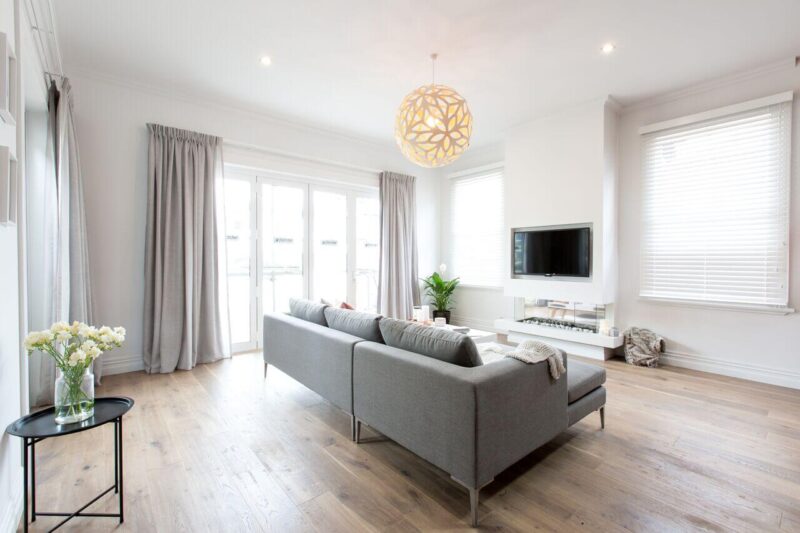 BrookeAndMitch_Lounge1