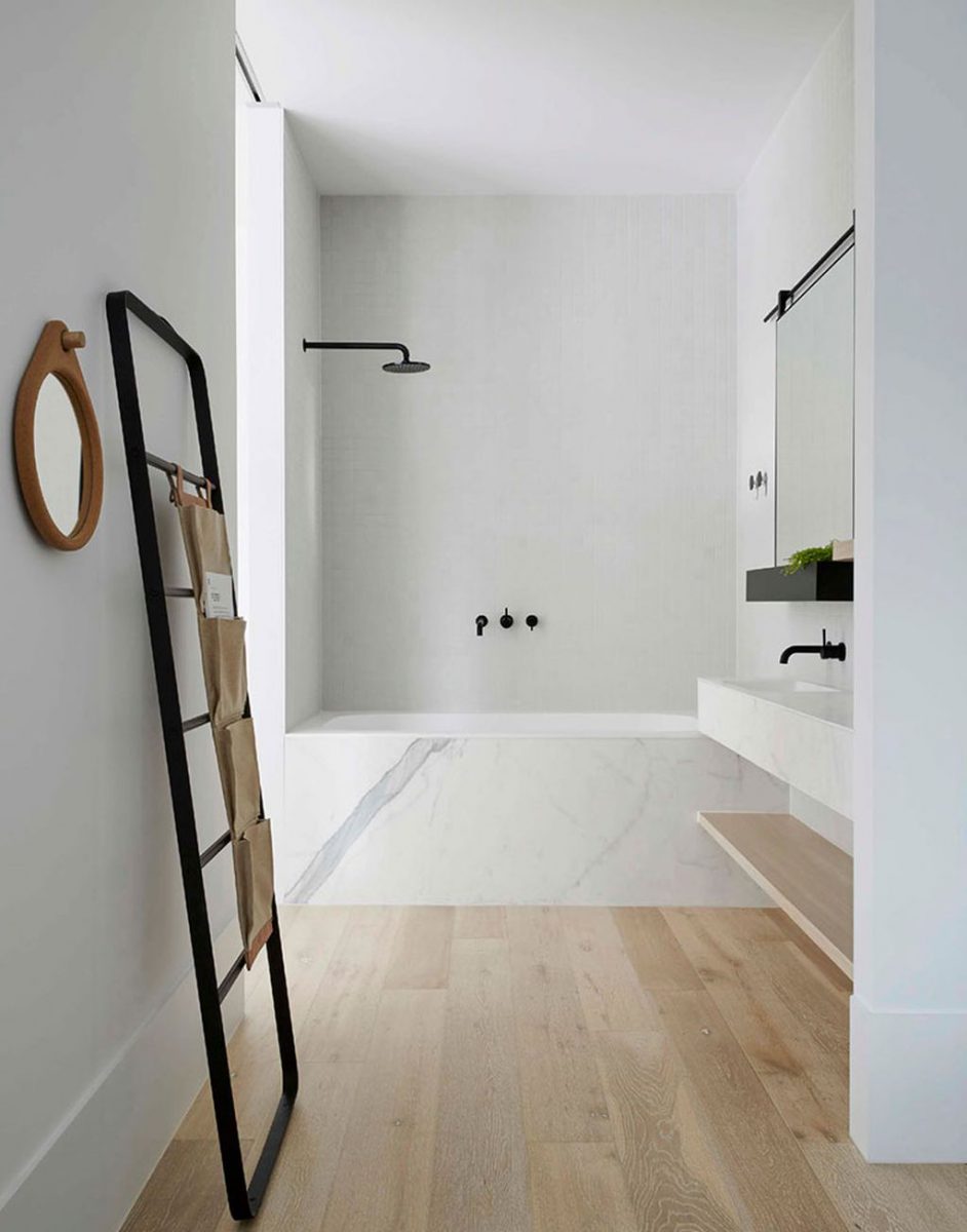 Shower and bath combined (wet room)