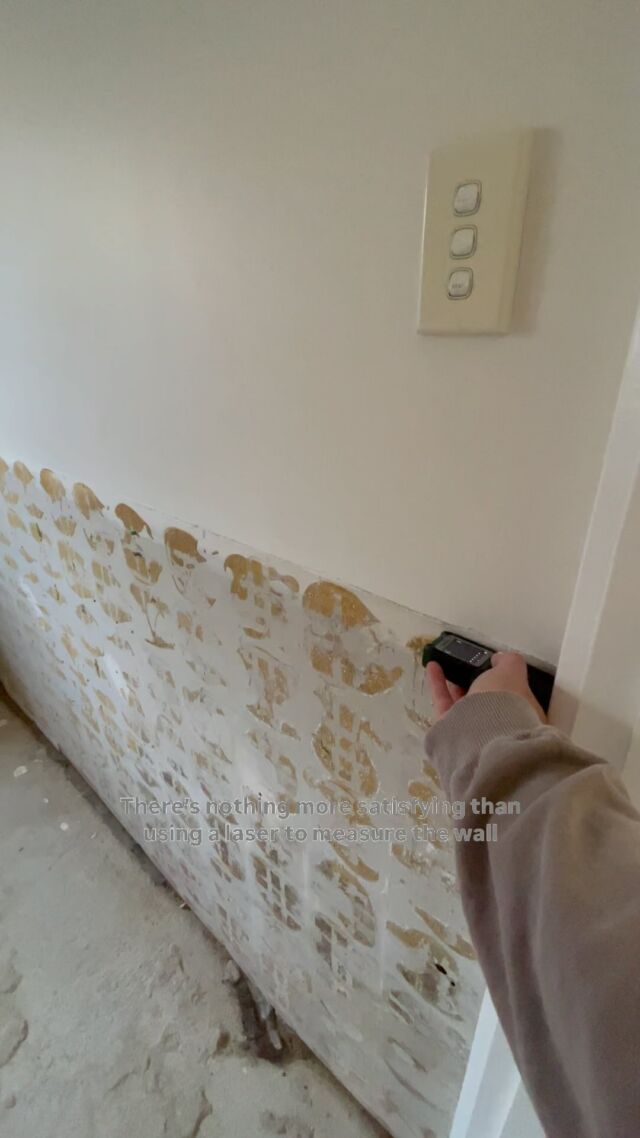 Beep beep. There’s nothing more satisfying than using a laser to measure the wall. Spot on every time! #renovation